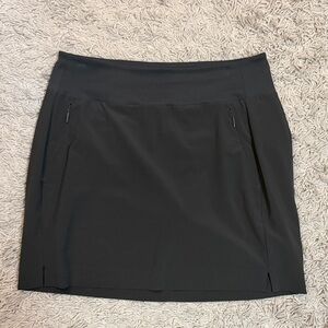Athleta Dark Green Performance Skort with Zip Pockets